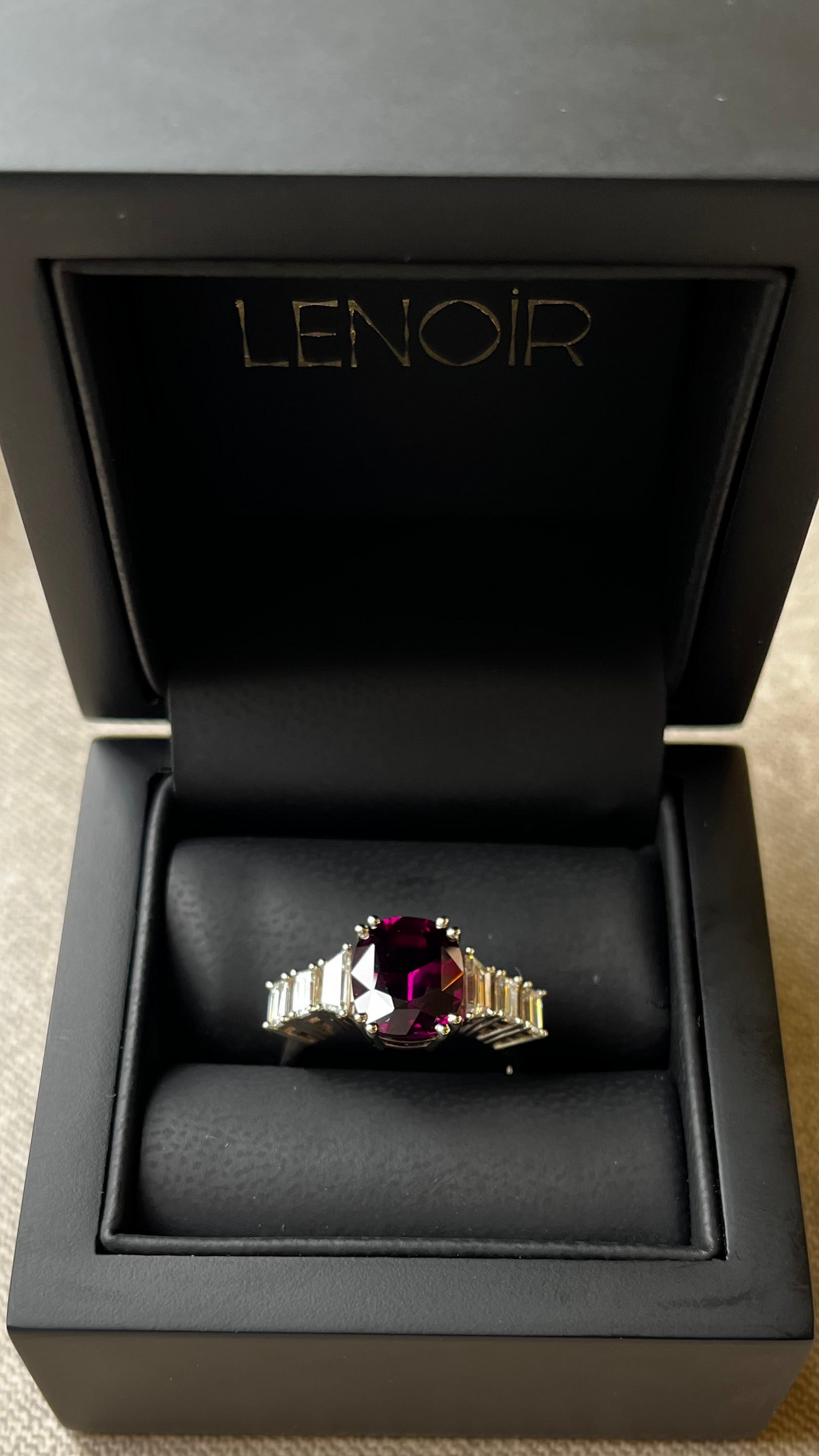 Bague Grenat et Diamants - Haute joaillerie